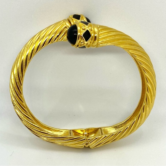 Vintage Joan Rivers Gold Toned Wrap Bracelet with Two Interchangeable Ti… - Picture 6 of 8